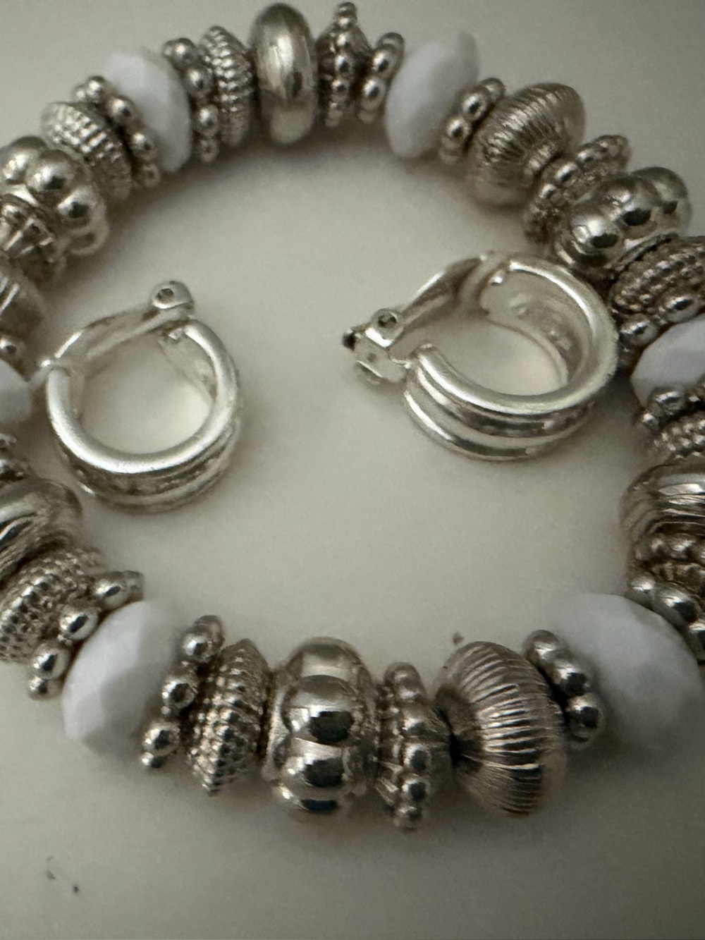 Silver & White Elastic Bracelet & Silver Clip-on Earrings